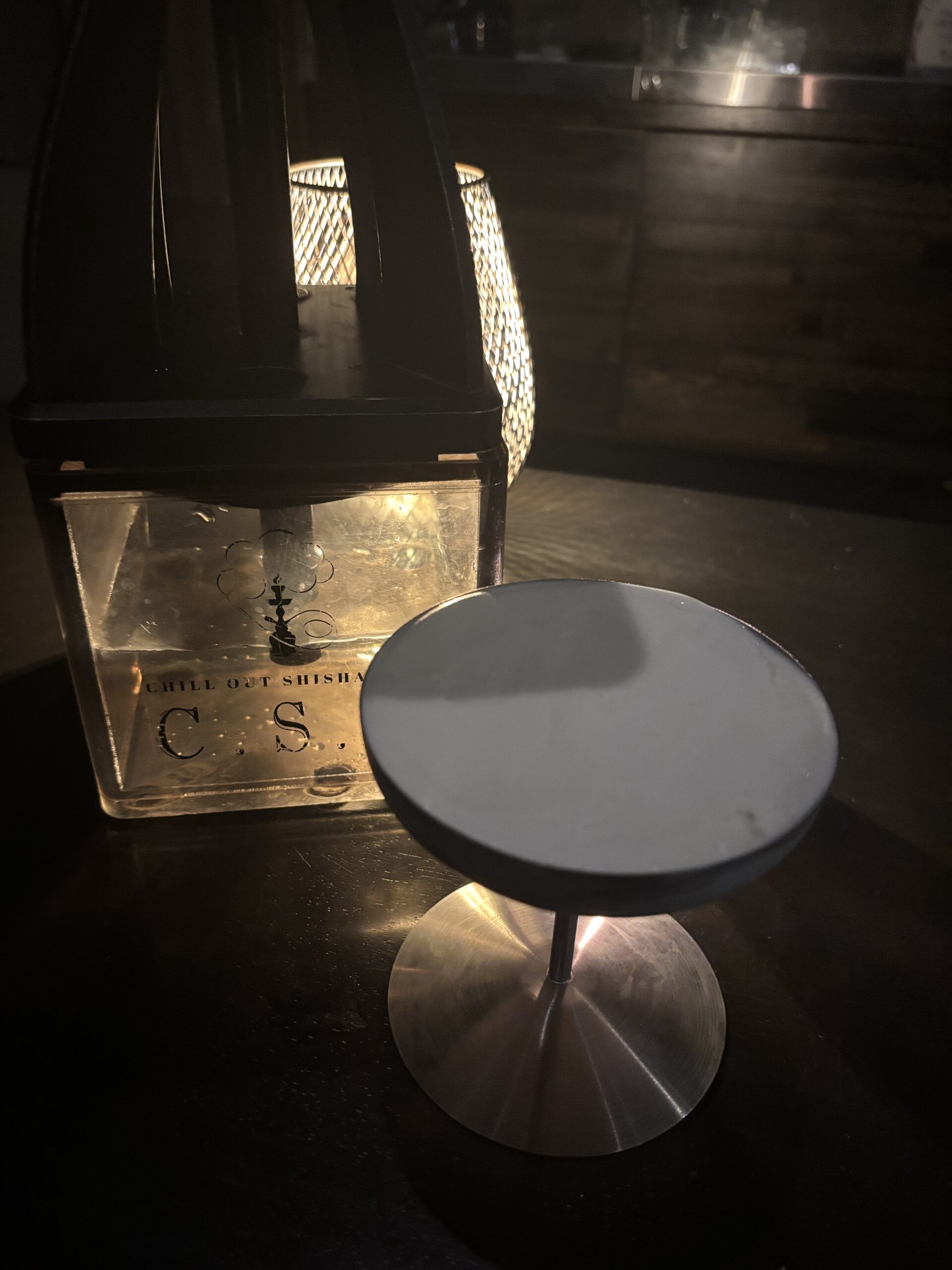 シーシャ、シーシャカフェ、シーシャバー、ダーツバー、ゲームバー、喫煙可能店、飲み放題バー、夜カフェ、スイーツバー、無機質カフェ